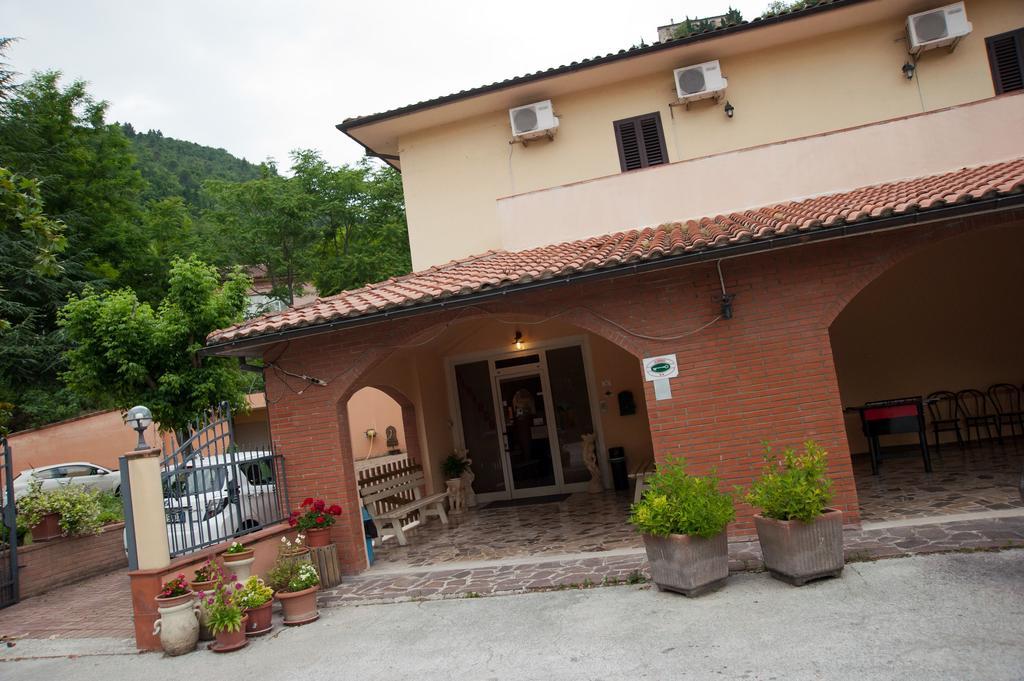 Albergo Magrini Della Genga Genga  Exterior photo