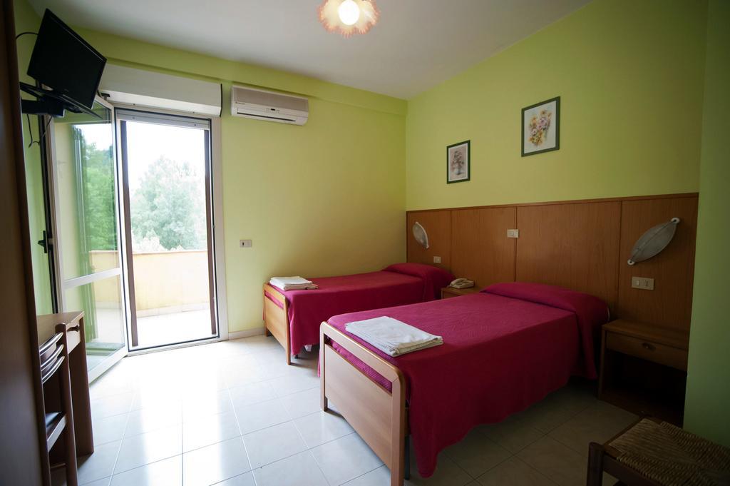 Albergo Magrini Della Genga Genga  Room photo
