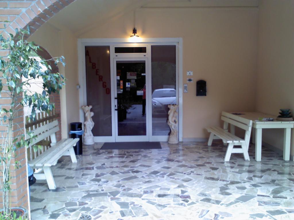 Albergo Magrini Della Genga Genga  Exterior photo